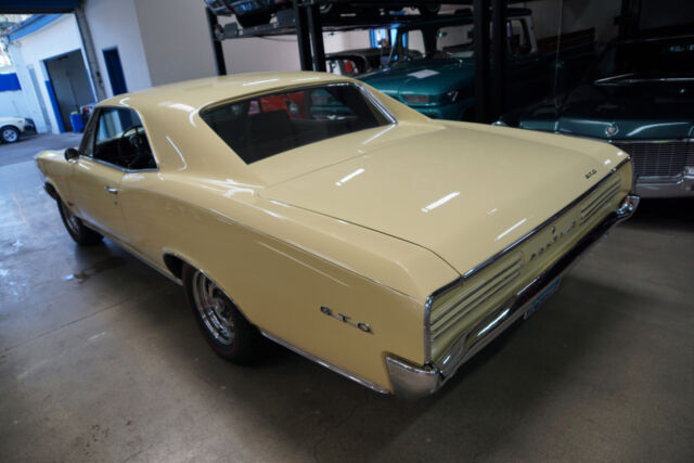 Pontiac GTO 2 Dr Hardtop 1966 image number 10