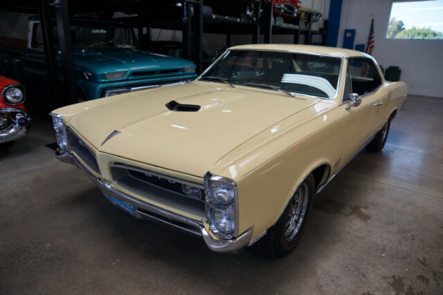 Pontiac GTO 2 Dr Hardtop 1966 image number 24