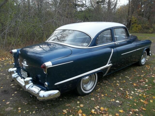 Oldsmobile Rocket Eighty-Eight 1953 image number 10