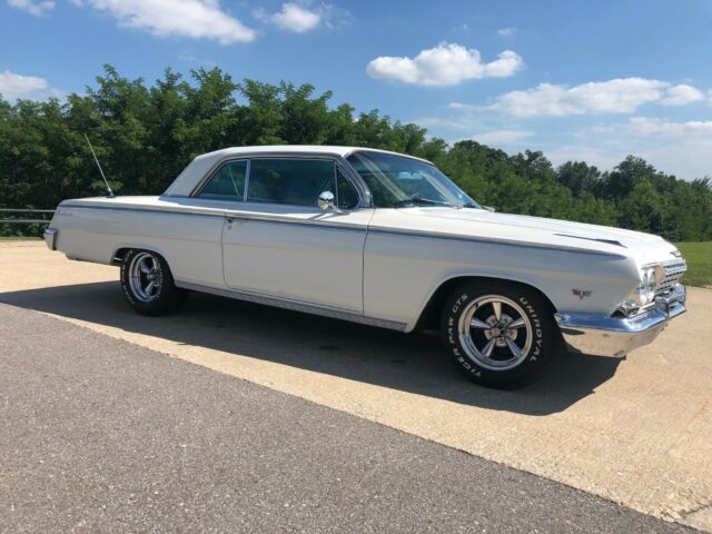 Chevrolet Impala 1962 image number 2