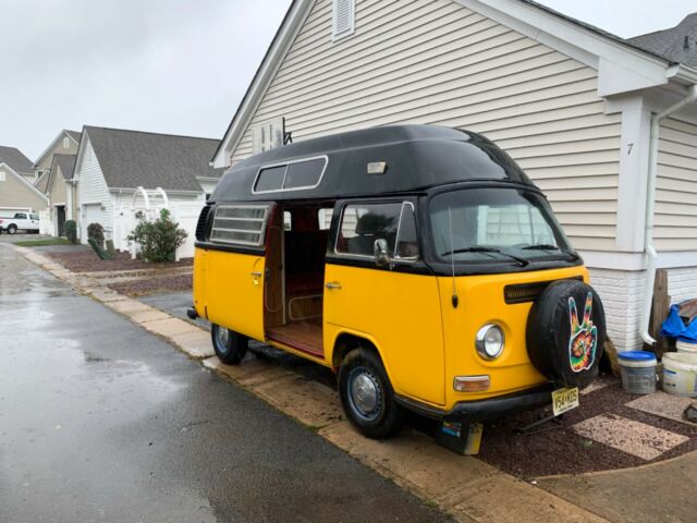 Volkswagen Bus/Vanagon 1972 image number 0