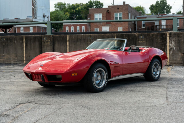 Chevrolet Corvette 1975 image number 1