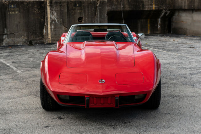 Chevrolet Corvette 1975 image number 17