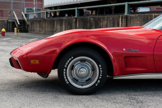 Chevrolet Corvette 1975 image number 22