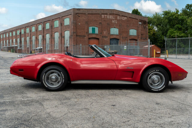 Chevrolet Corvette 1975 image number 27