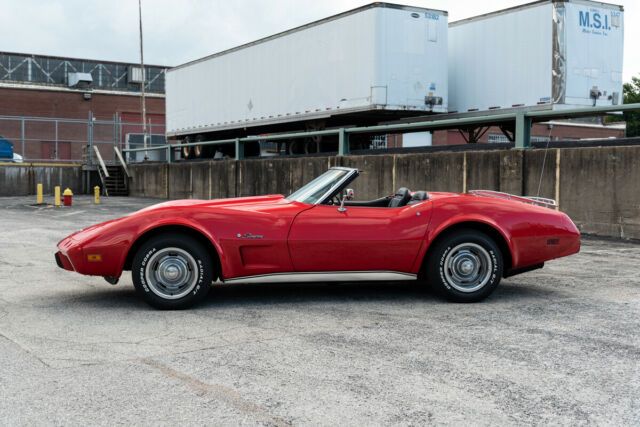 Chevrolet Corvette 1975 image number 28