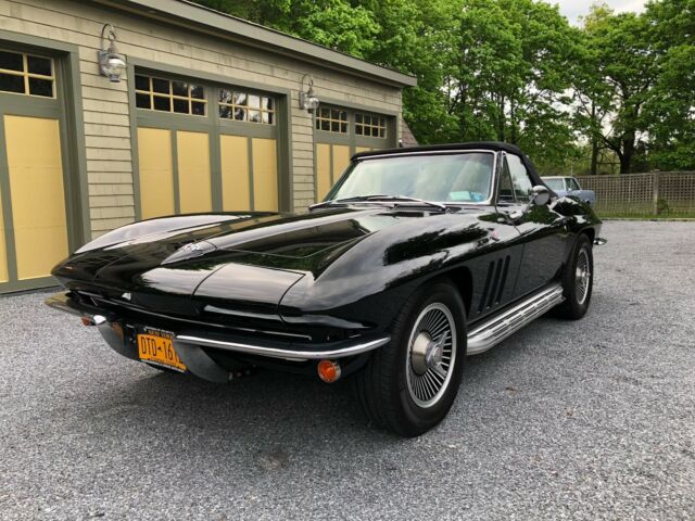 Chevrolet Corvette 1965 image number 0