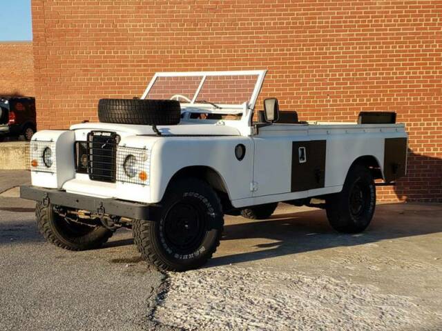 Land Rover Series IIa 1973 image number 13