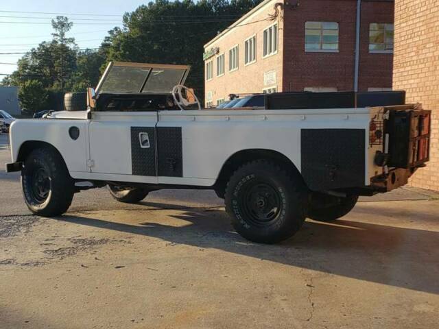 Land Rover Series IIa 1973 image number 33