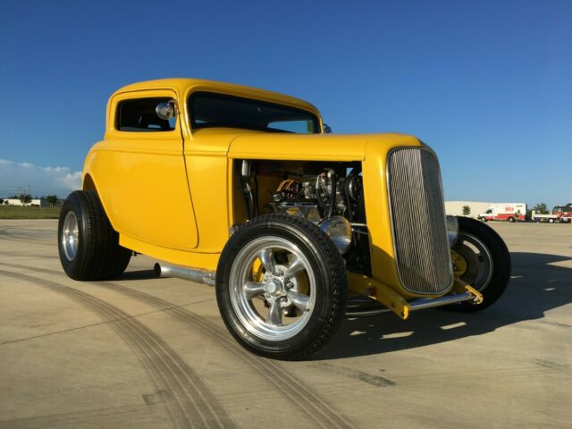 Ford MODEL A HOT ROD 3 WINDOW 1932 image number 19