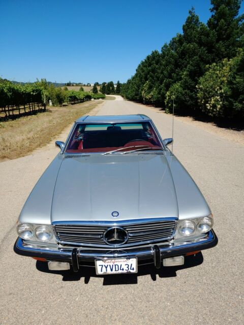 Mercedes-Benz 400-Series 1973 image number 21