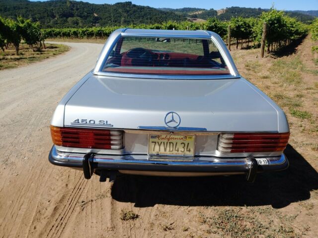 Mercedes-Benz 400-Series 1973 image number 26