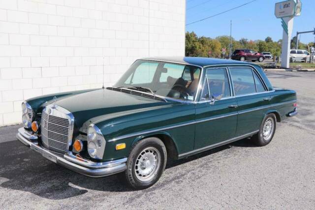 Mercedes-Benz 280 SEL 4.5 1972 image number 18