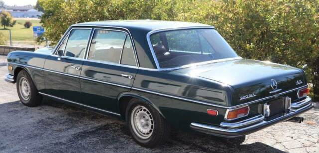 Mercedes-Benz 280 SEL 4.5 1972 image number 2