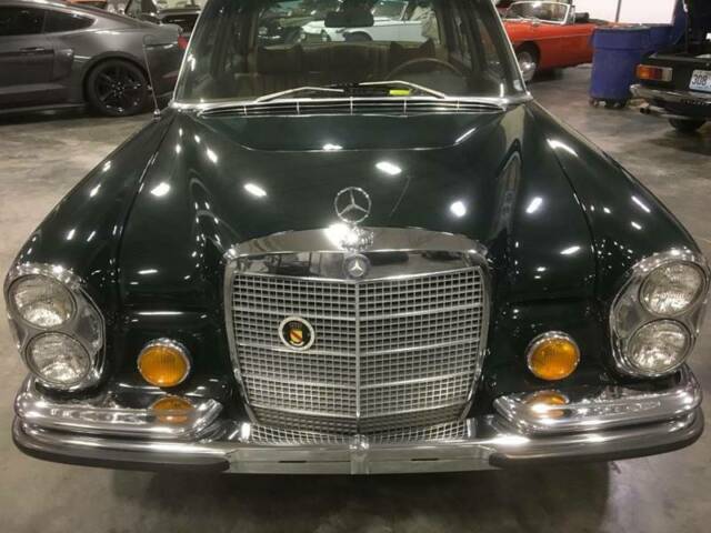 Mercedes-Benz 280 SEL 4.5 1972 image number 21