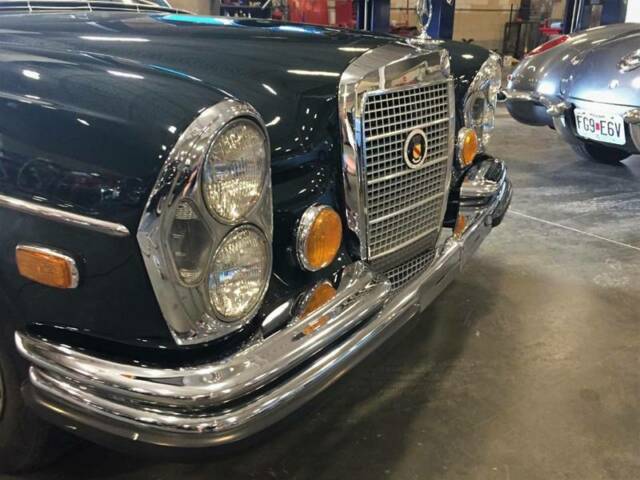 Mercedes-Benz 280 SEL 4.5 1972 image number 22