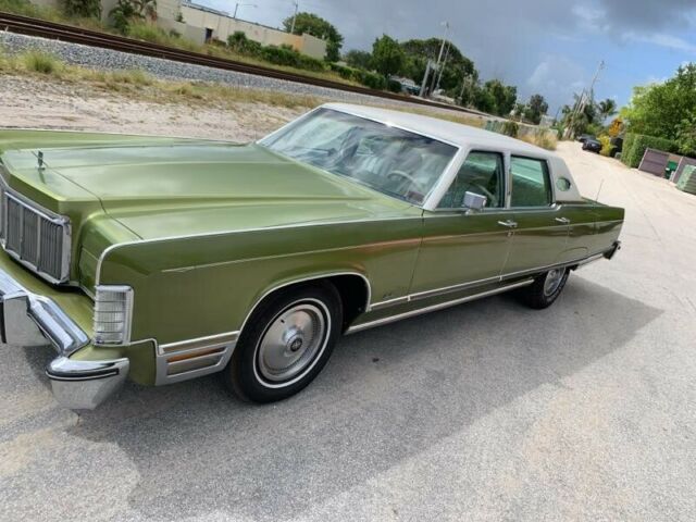 Lincoln Continental 1975 image number 32