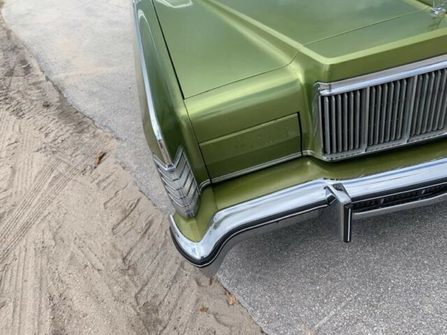 Lincoln Continental 1975 image number 6