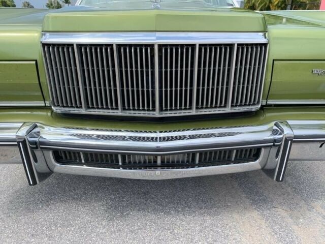 Lincoln Continental 1975 image number 7