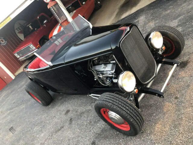 Ford Roadster 1932 image number 0