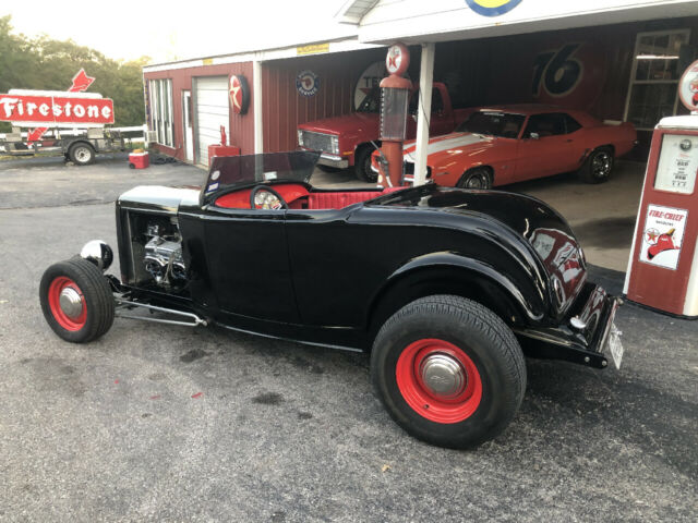 Ford Roadster 1932 image number 1