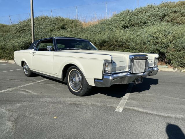 Lincoln Continental 1969 image number 15