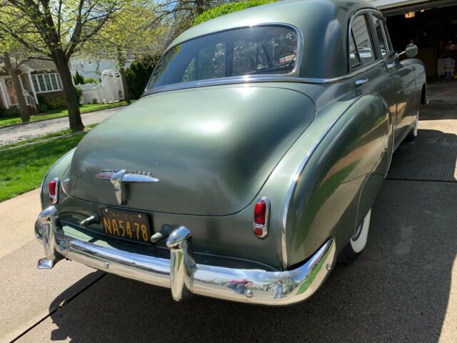 Chevrolet Styleline Deluxe 1950 image number 17