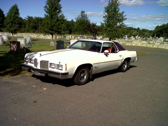 Pontiac Grand Prix 1977 image number 5