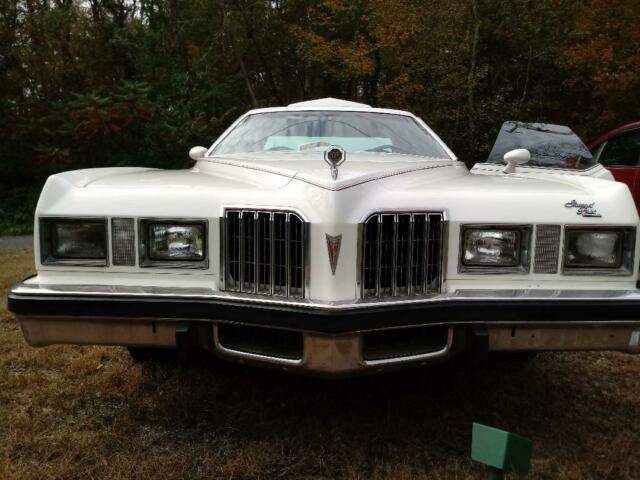 Pontiac Grand Prix 1977 image number 7