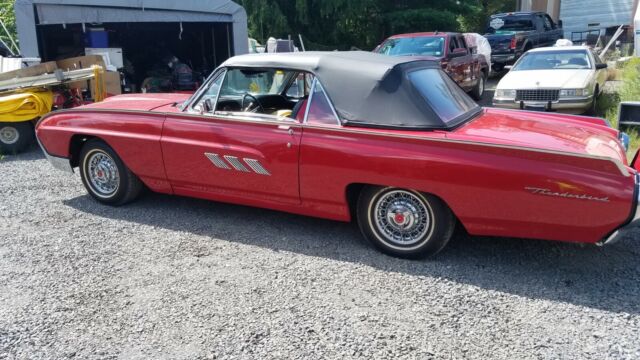 Ford Thunderbird 1963 image number 2