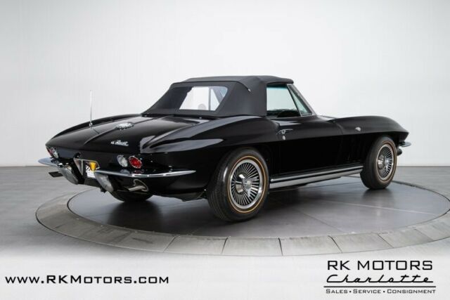 Chevrolet Corvette 1965 image number 10