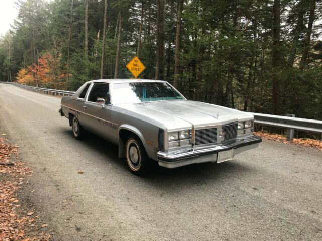 Oldsmobile Ninety-Eight 1977 image number 1