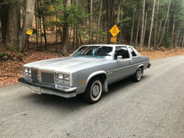 Oldsmobile Ninety-Eight 1977 image number 6