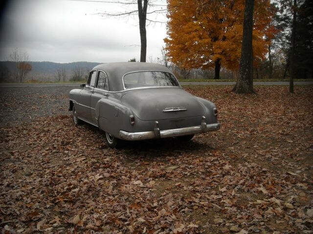 Chevrolet Styleline Deluxe 1951 image number 2