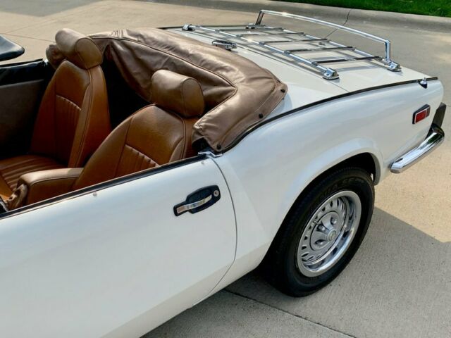 Triumph Spitfire 1977 image number 10