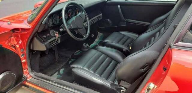 Porsche 911 1975 image number 27