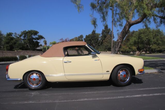 Volkswagen Karmann Ghia 1971 image number 12