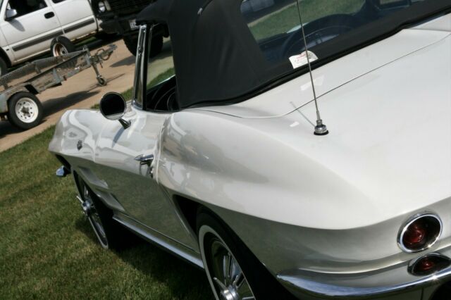 Chevrolet Corvette 1964 image number 14