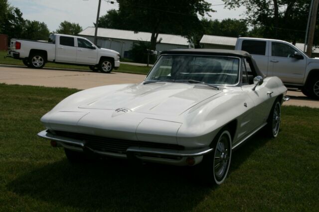 Chevrolet Corvette 1964 image number 29