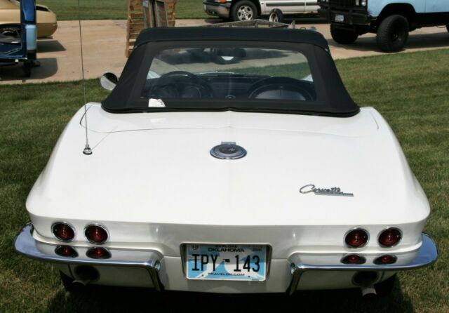 Chevrolet Corvette 1964 image number 39