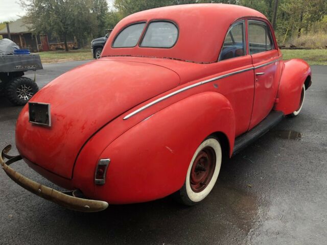 Ford Deluxe 1940 image number 17