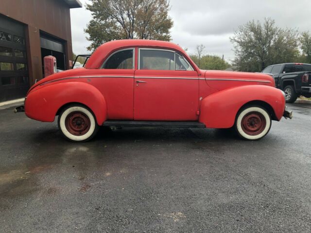 Ford Deluxe 1940 image number 4