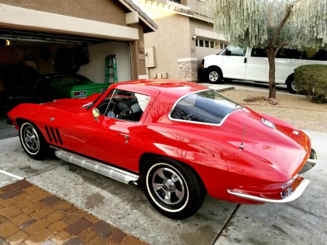 Chevrolet Corvette 1966 image number 29