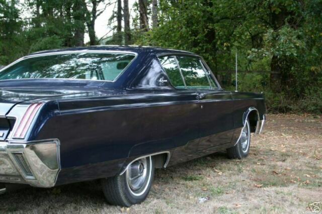 Chrysler 300 Series 1967 image number 25