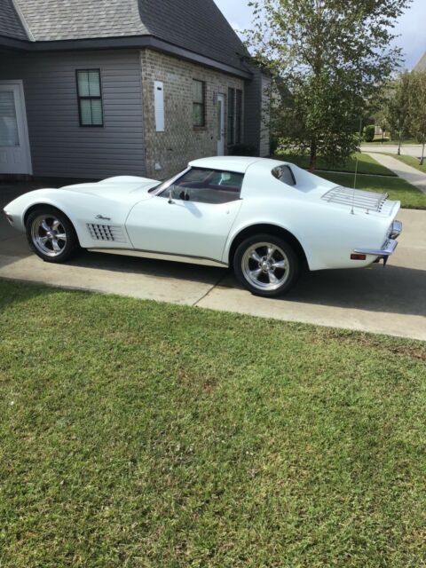 Chevrolet Corvette 1972 image number 13