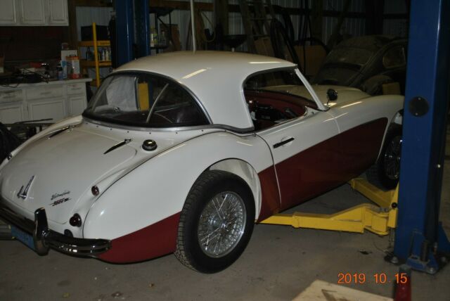 Austin Healey BT-7 1960 image number 29