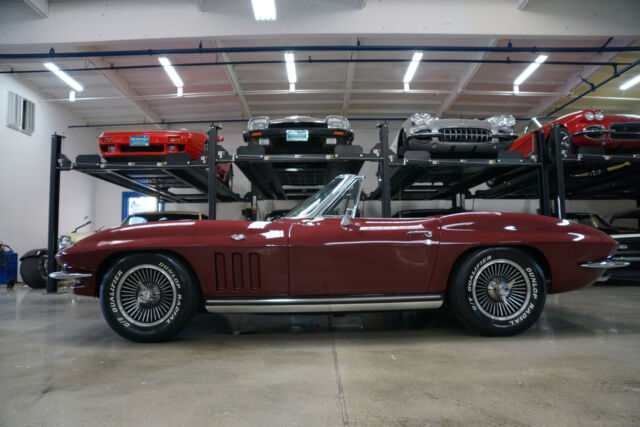 Chevrolet Corvette 1965 image number 25