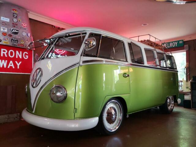 Volkswagen Bus/Vanagon 1966 image number 11