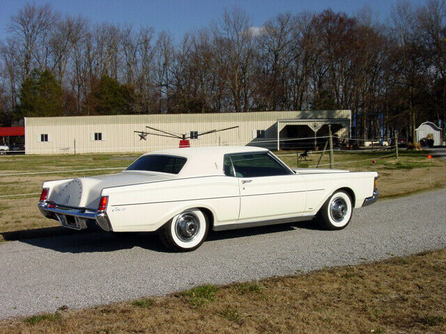 Lincoln Continental 1970 image number 23