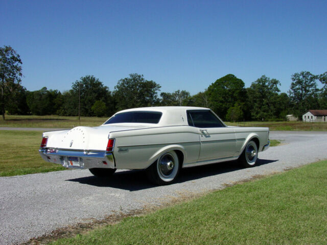 Lincoln Continental 1970 image number 30